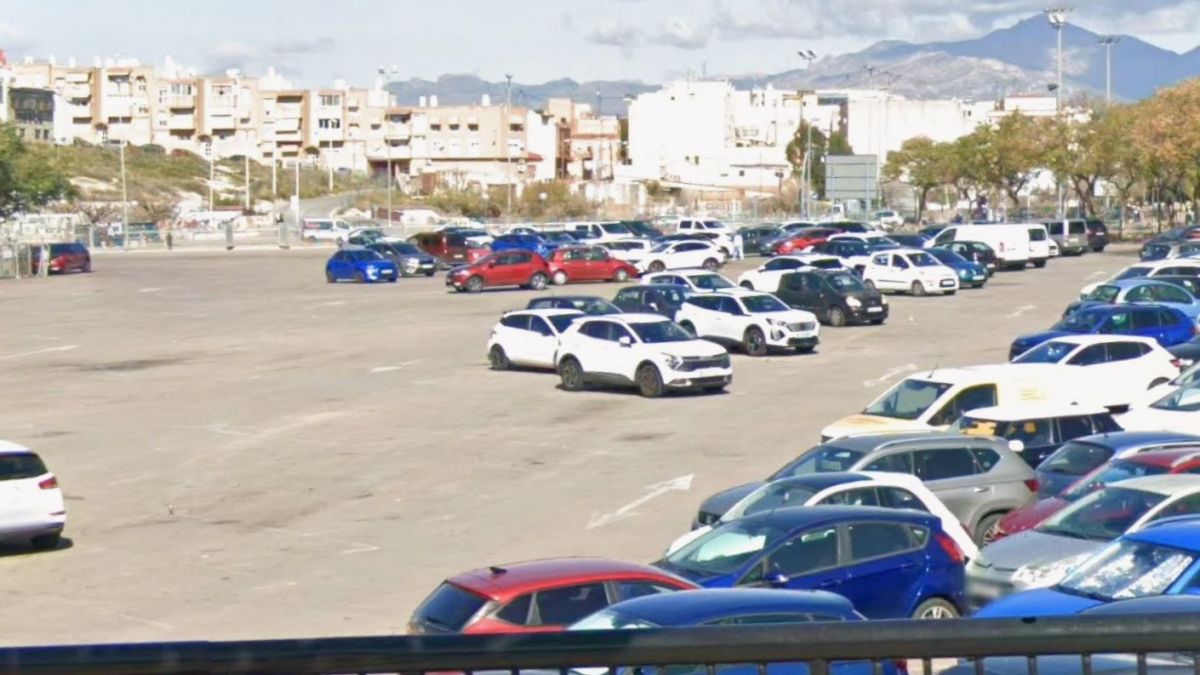 Aparcamiento donde se sitúa el mercadillo de Teulada Aparcamiento donde se sitúa el mercadillo de Teulada