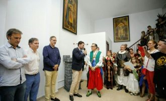 Barcala inaugura la sede de la Asociación de Comparsas de Moros y Cristianos de San Blas