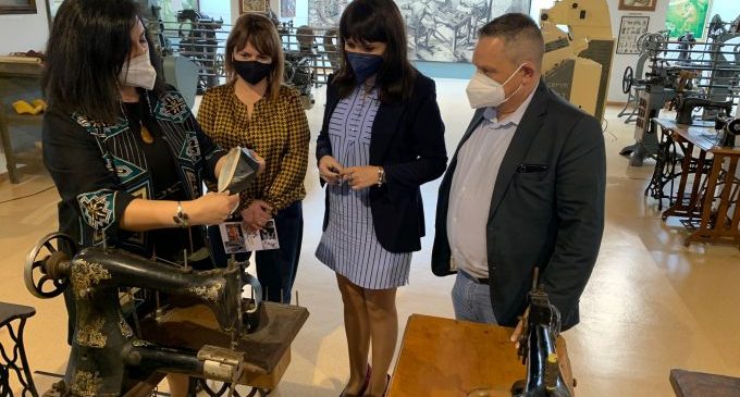 La Diputació d'Alacant es compromet a estudiar les propostes per a millorar la projecció del Museu del Calçat d'Elda