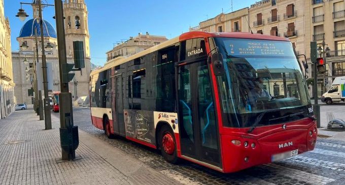 El preu dels bons de l'autobús urbà d'Alcoi es reduirà un 30%