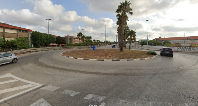 L'Ajuntament de Torrevella segueix sense demolir la rotonda il·legal de Corts Valencianes quatre anys després