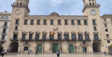 L'Ajuntament d'Alacant aprova sense vots en contra les modificacions de crèdit per a inversions i ajudes per 20 milions