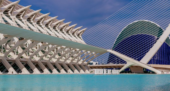 Els majors de 60 anys d'Elx podran viatjar gratis a la Ciutat de les Arts i les Ciències de València