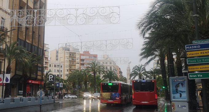 Emergències demana precaució davant la Dana que està paralitzant Alacant