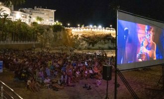 Cine en la playa gratuito, conciertos y espectáculos de magia y teatro este verano en Benidorm