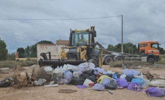 El Ayuntamiento limpiará en seis días más de medio centenar de vertederos incontrolados en San Vicente