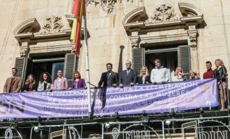 Alicante pone el foco en la violencia vicaria por el 25N en un emotivo acto