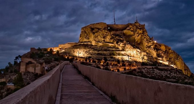 Este divendres comencen les visites nocturnes “misterioses” al Castell de Santa Bàrbara