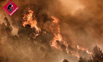 Estabilizado el incendio forestal de Tàrbena: las personas evacuadas regresan a sus casas