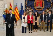 Alacant entrega els xecs de les barres solidàries de Nit de cap d'any i Carnestoltes