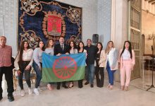 Alacant homenatja el poble gitano i advoca per continuar superant barreres i estereotips