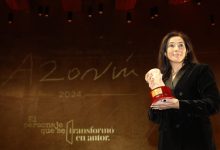 Cristina López Barrio firmará el último Premio Azorín en la caseta del Instituto Gil-Albert de la Feria del Libro
